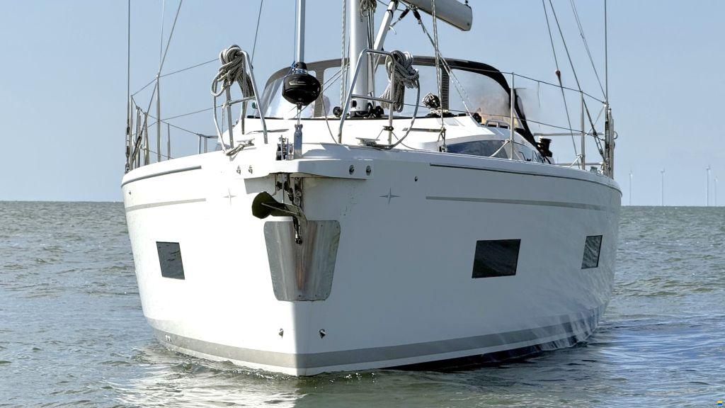 Bavaria C 42