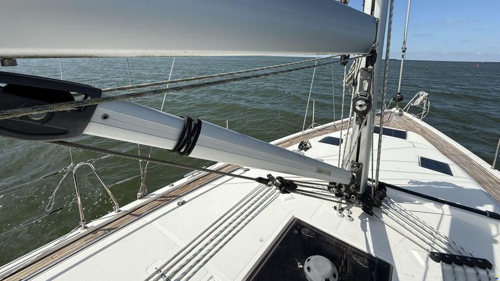 Bavaria C 42