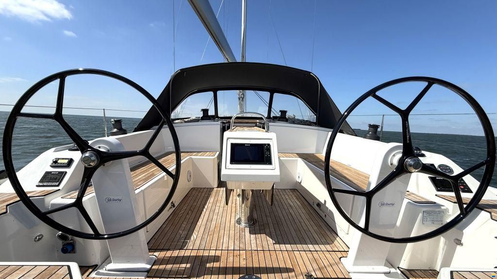 Bavaria C 42
