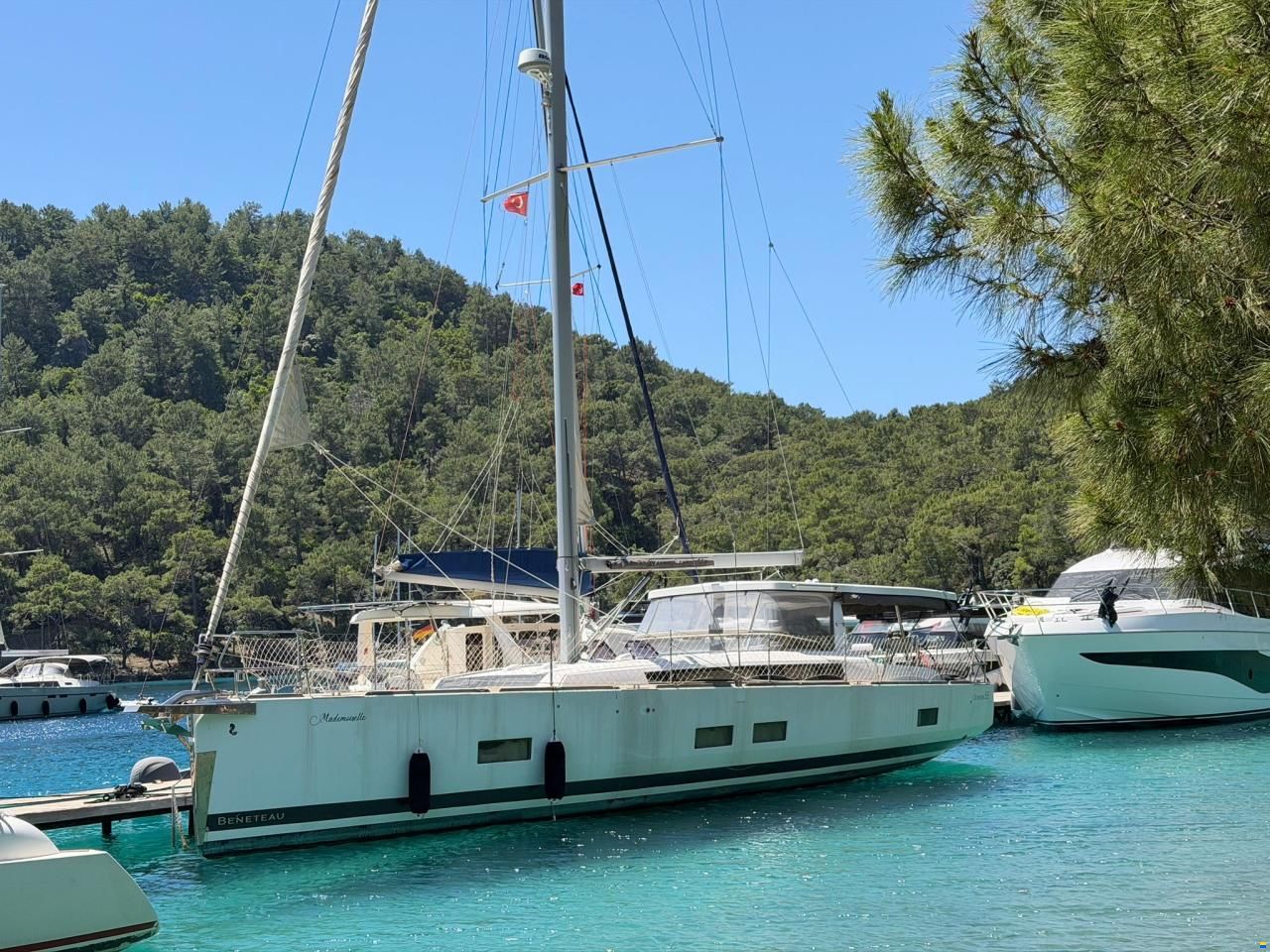 Beneteau Oceanis 55