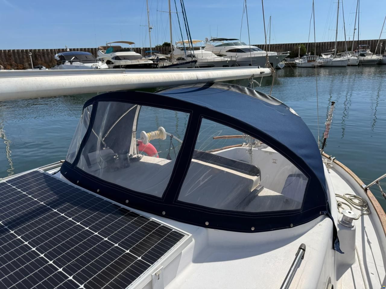 Delf&iacute;n 28