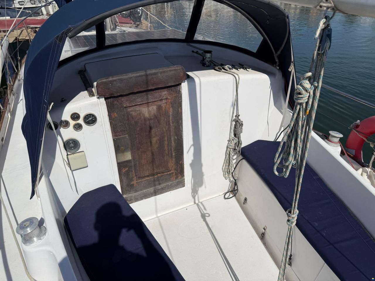 Delf&iacute;n 28