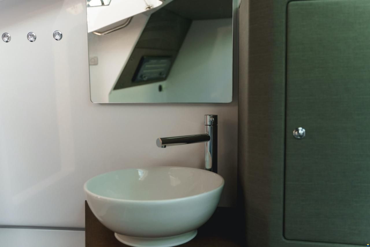 Axopar 37 XC Cross Cabin