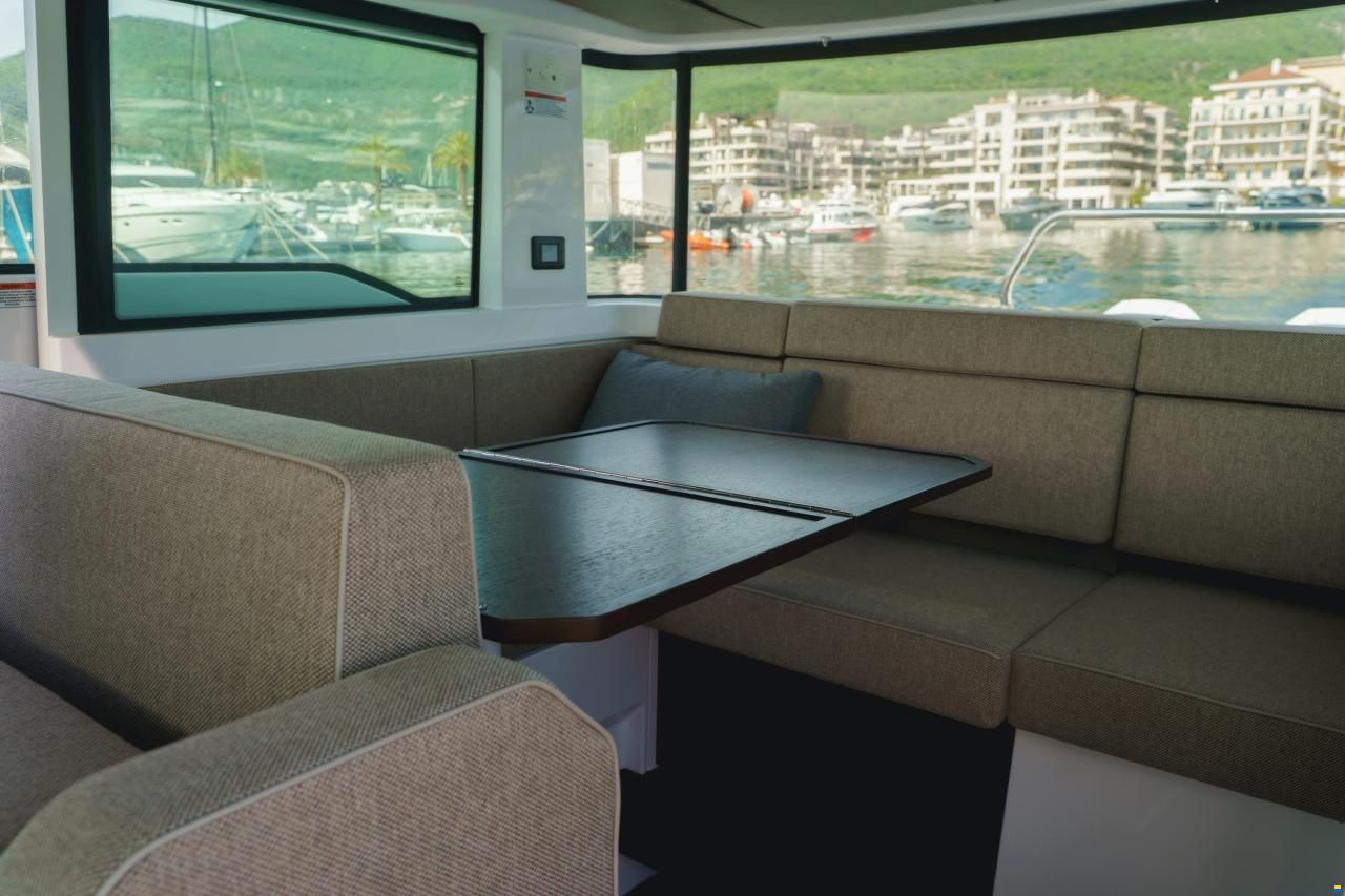 Axopar 37 XC Cross Cabin