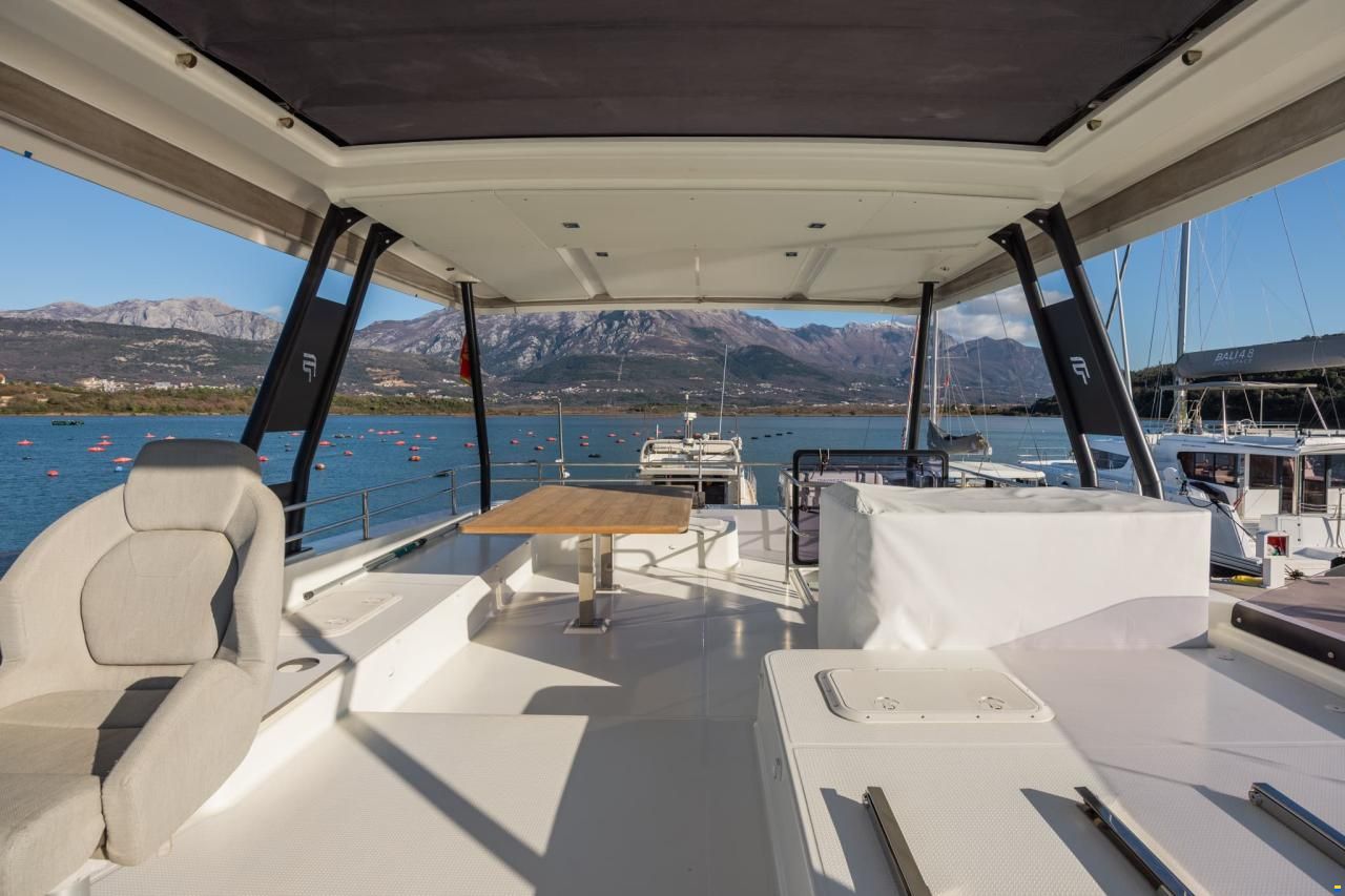 Fountaine Pajot MY 44