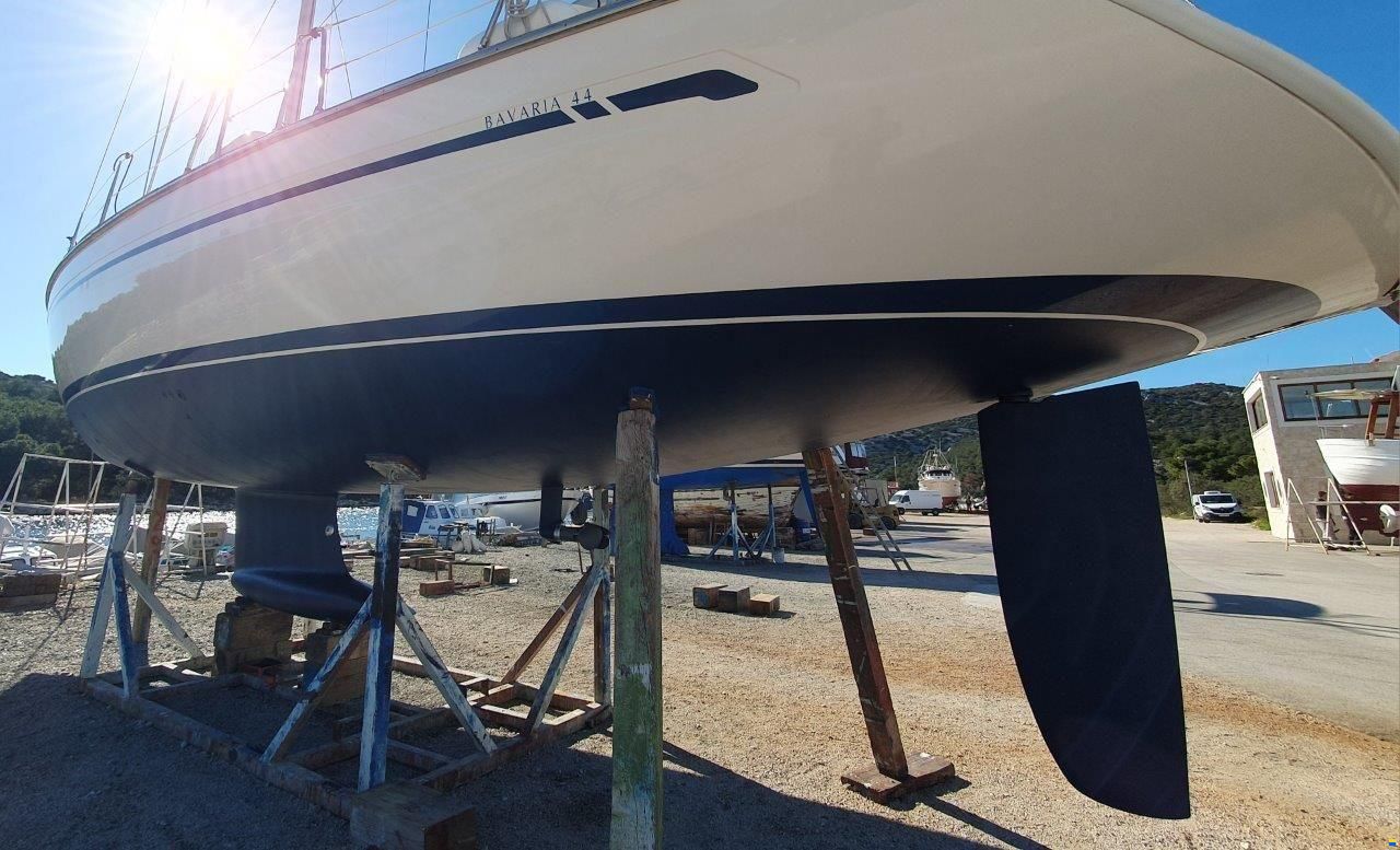 Bavaria 44