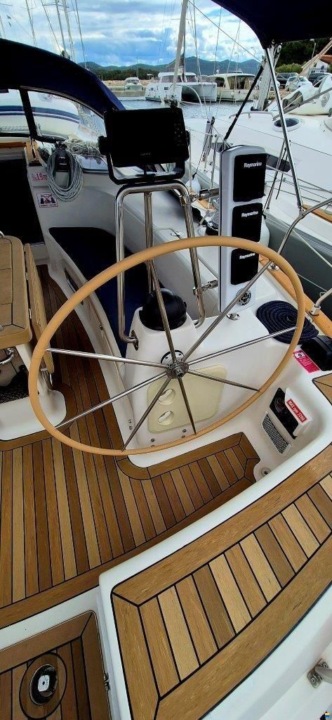 Bavaria 44