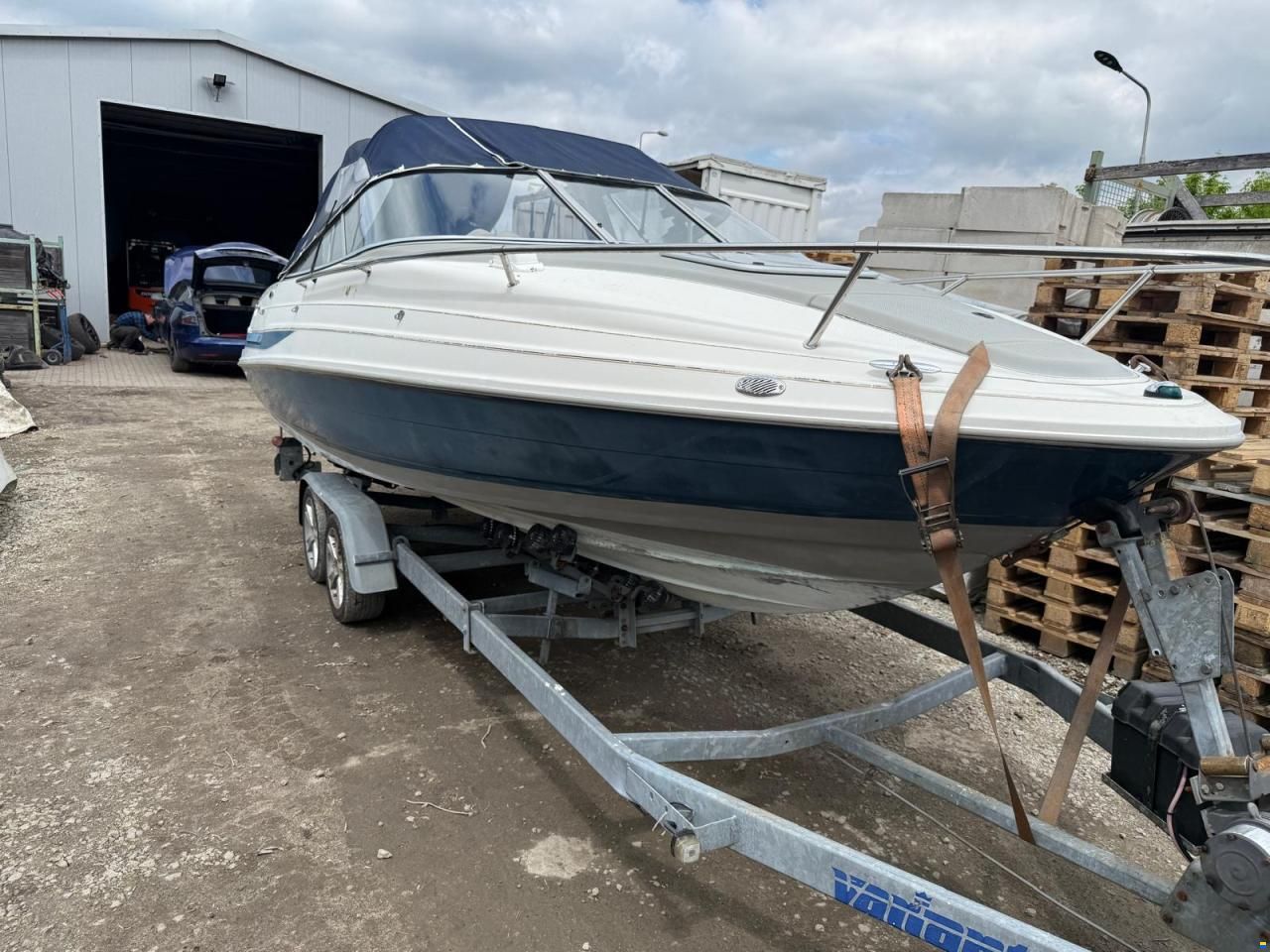 Maxum 2100SC