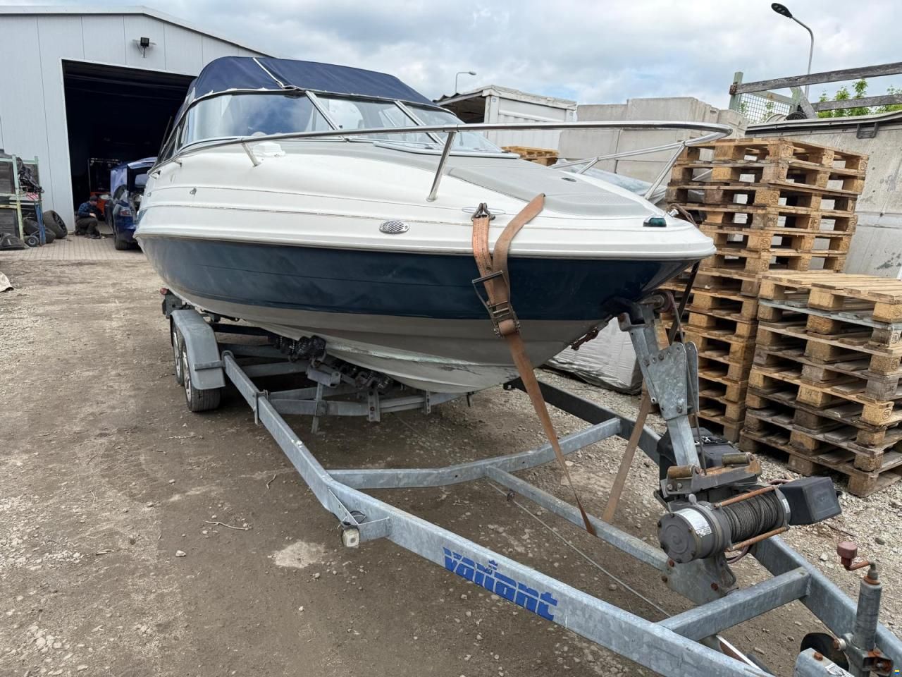 Maxum 2100SC
