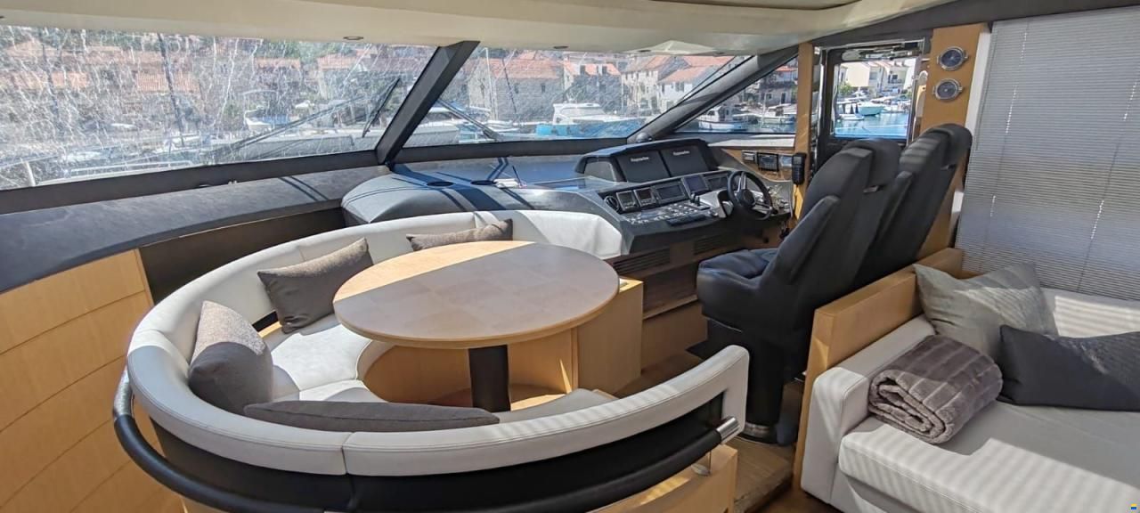 Princess V72