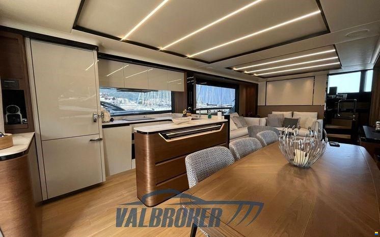 Absolute Navetta 68