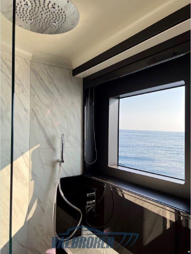 Absolute Navetta 68