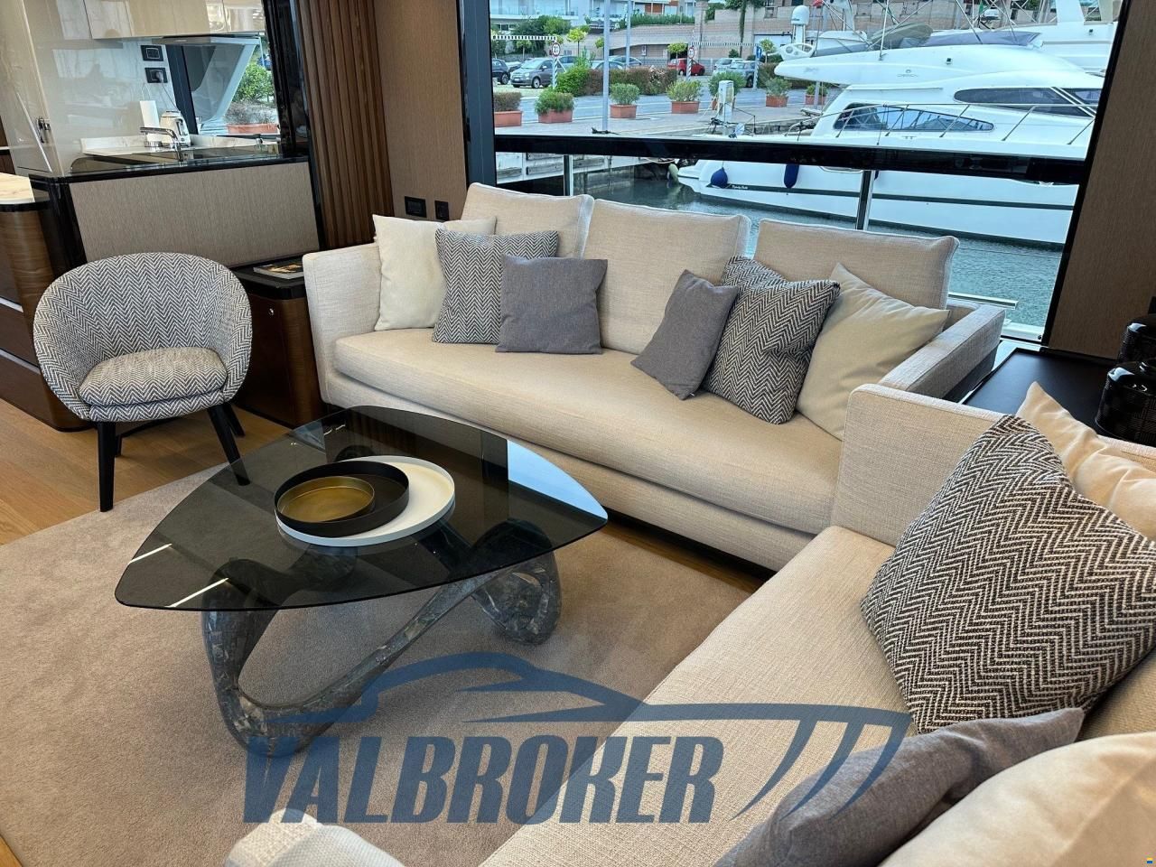 Absolute Navetta 68