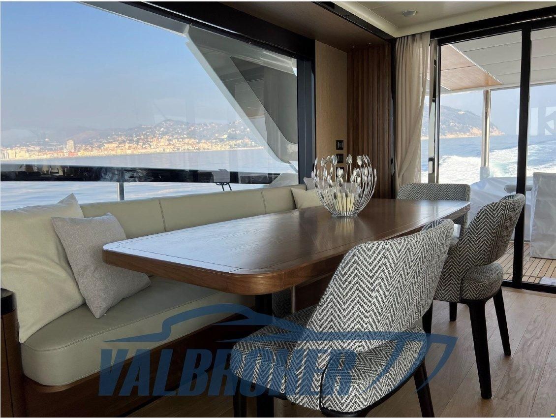 Absolute Navetta 68