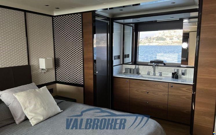 Absolute Navetta 68