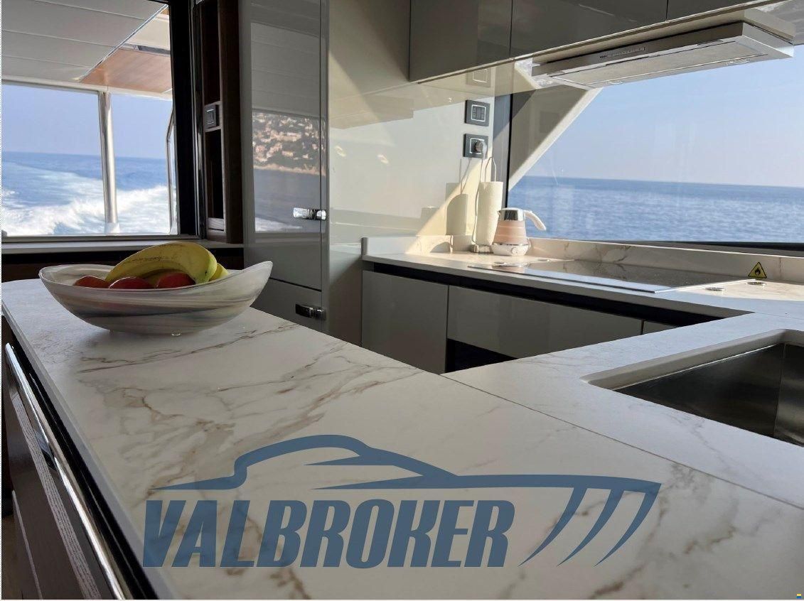 Absolute Navetta 68