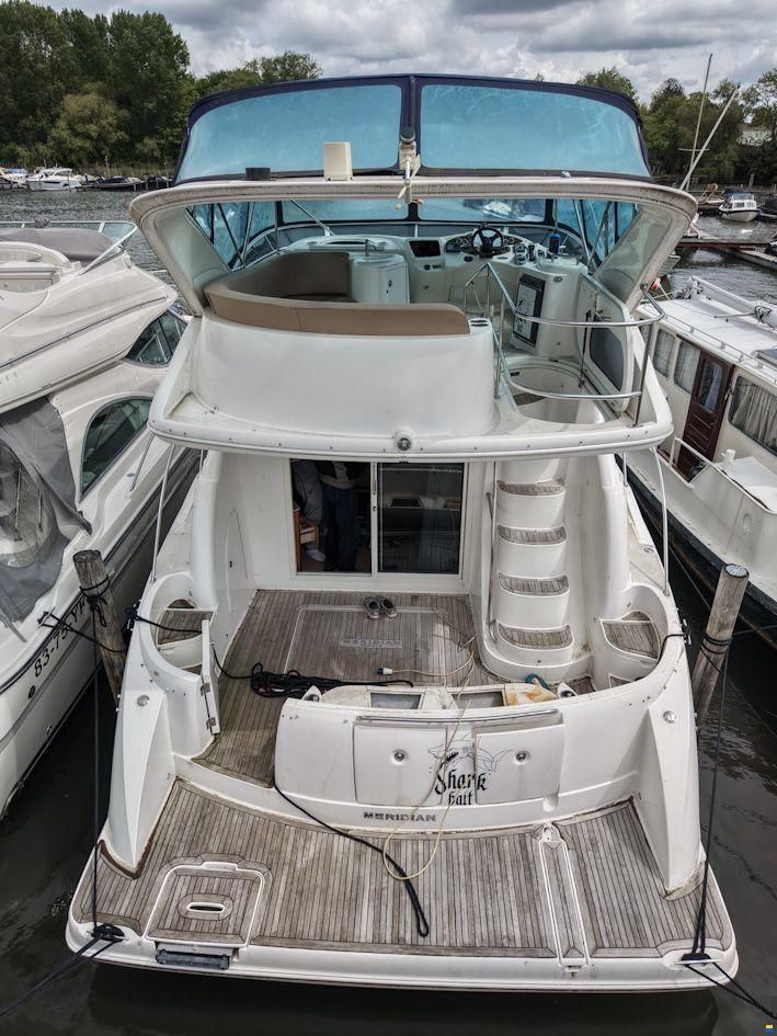 Meridian Yachts 391 Sedan