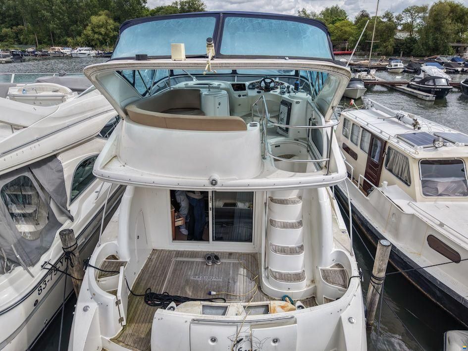 Meridian Yachts 391 Sedan