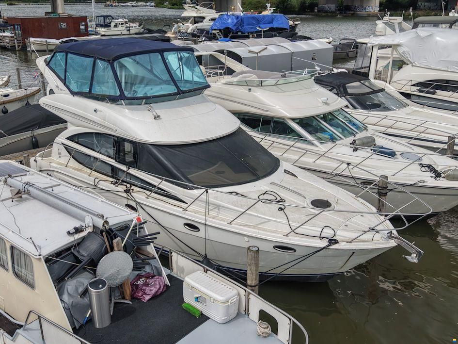 Meridian Yachts 391 Sedan