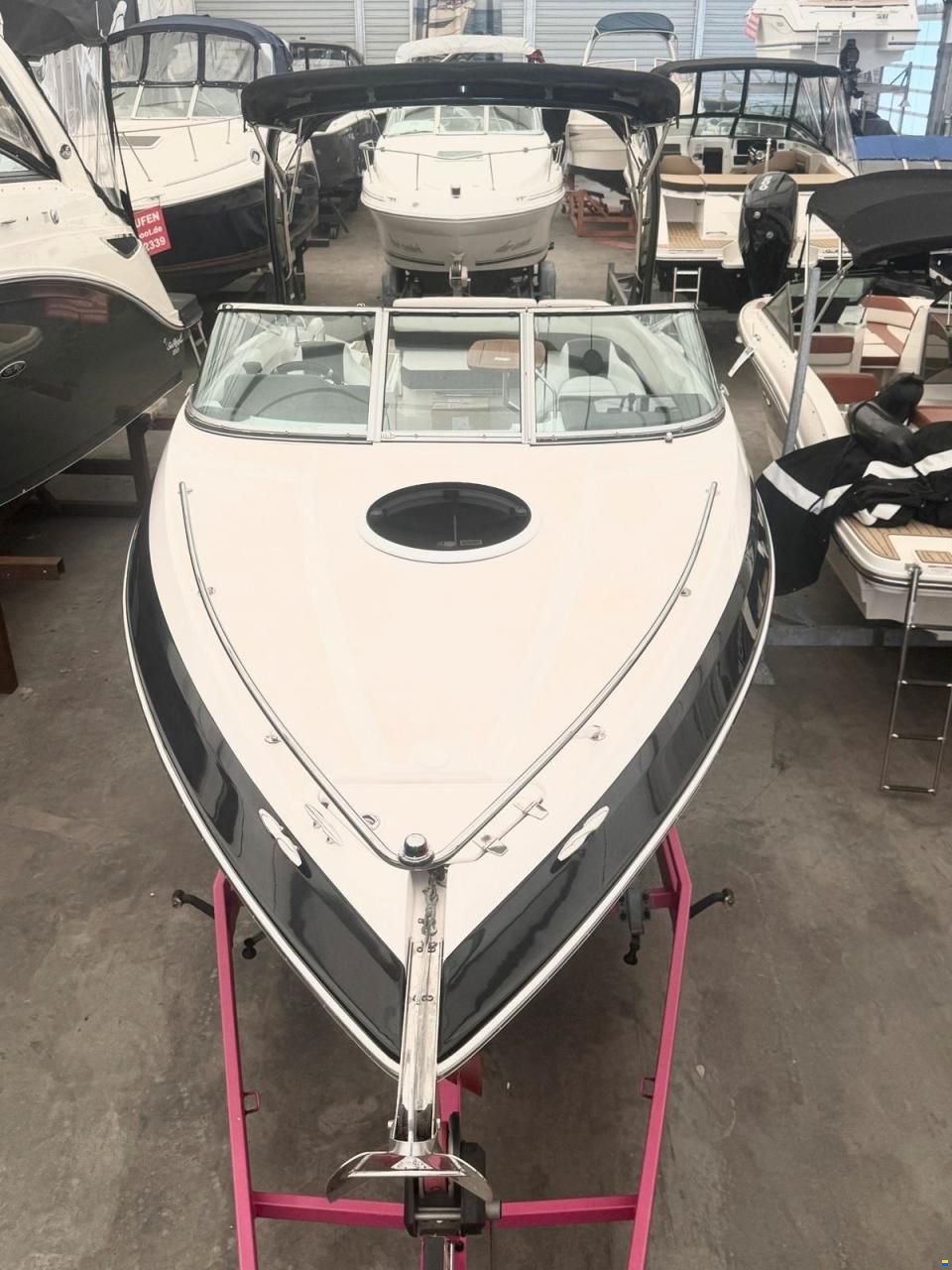 Regal Marine 2550 Cuddy