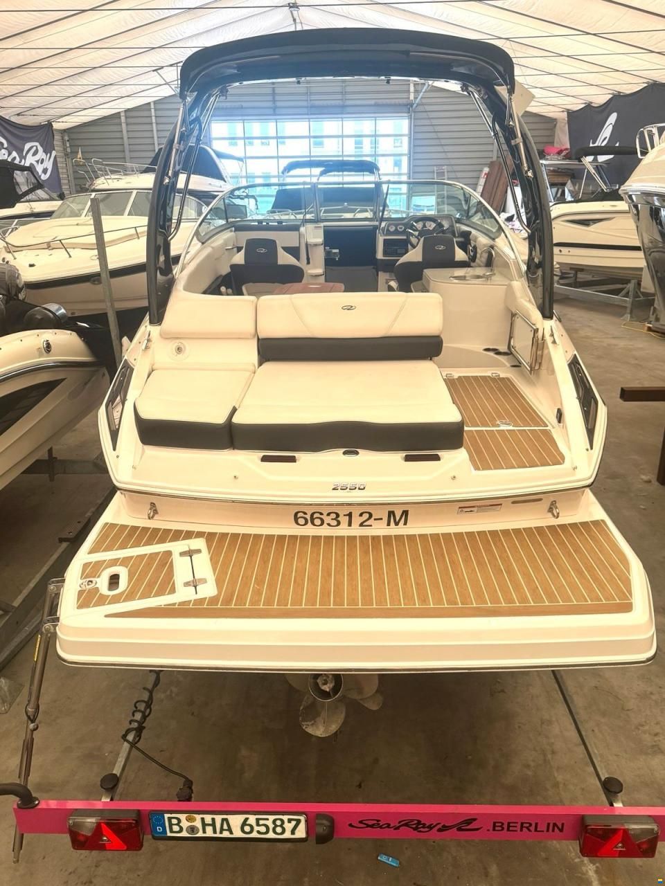 Regal Marine 2550 Cuddy
