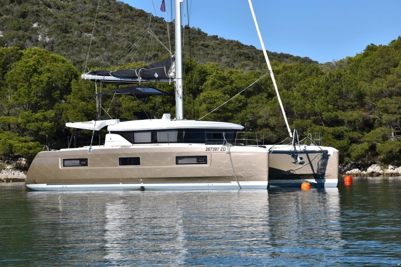 Groupe Beneteau Lagoon 46