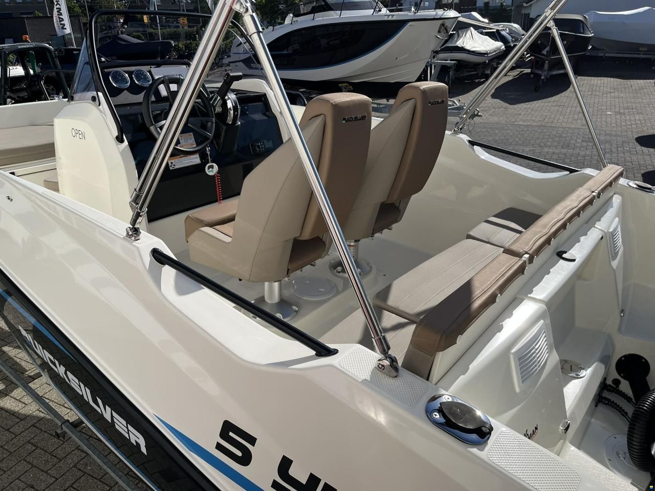 Quicksilver 555 Open