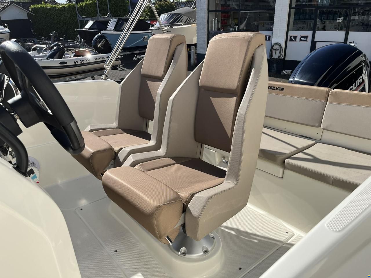 Quicksilver 555 Open