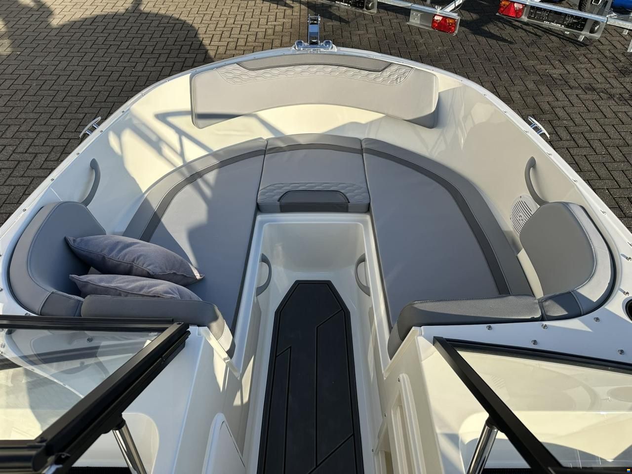 Bayliner Element M17