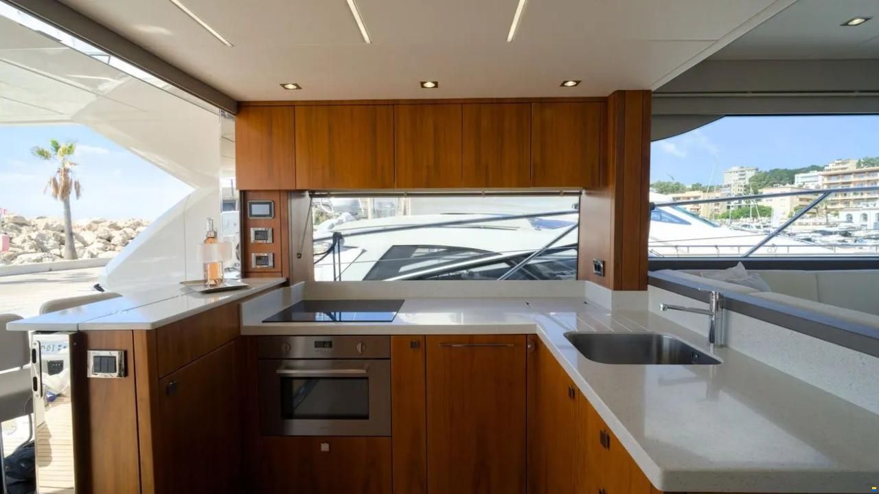 Sunseeker Manhattan 52