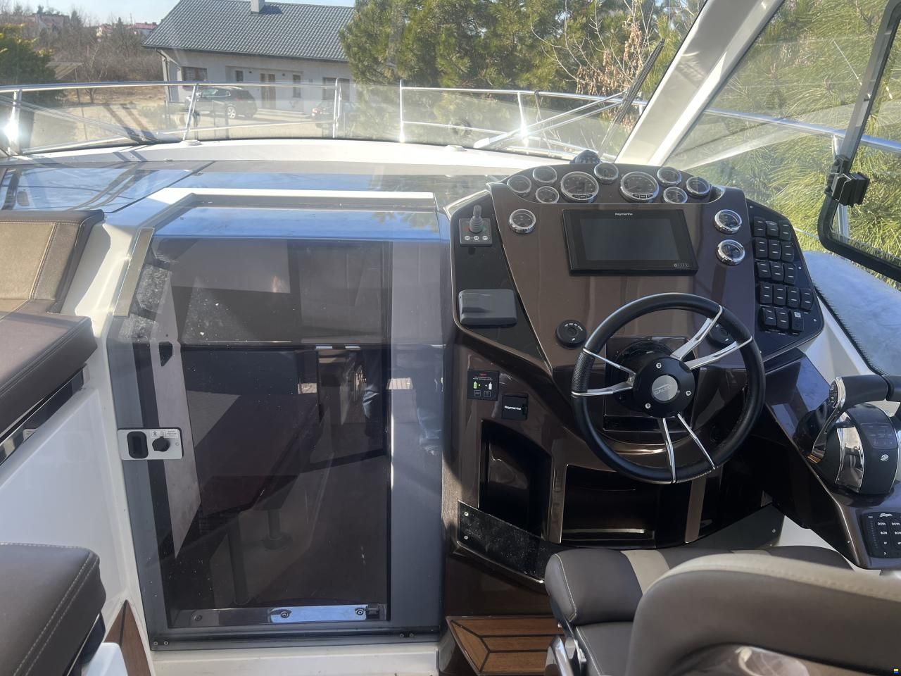 Galeon 335 HTS