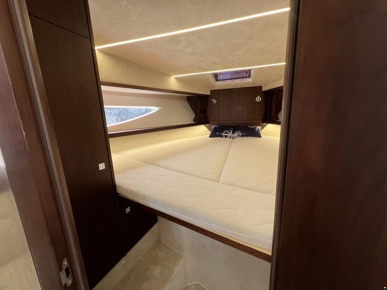 Galeon 335 HTS