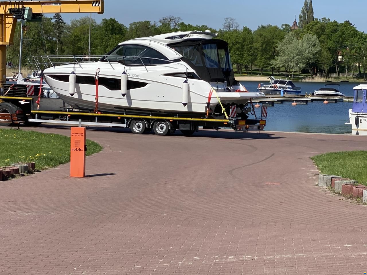 Galeon 335 HTS