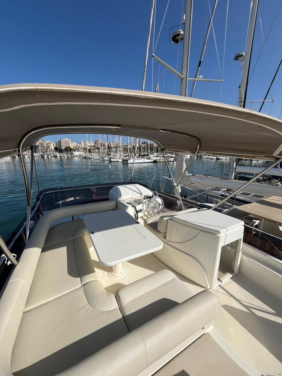 Ferretti 470