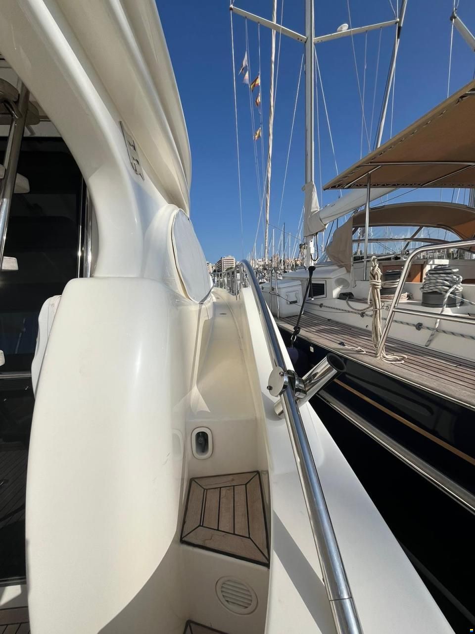 Ferretti 470