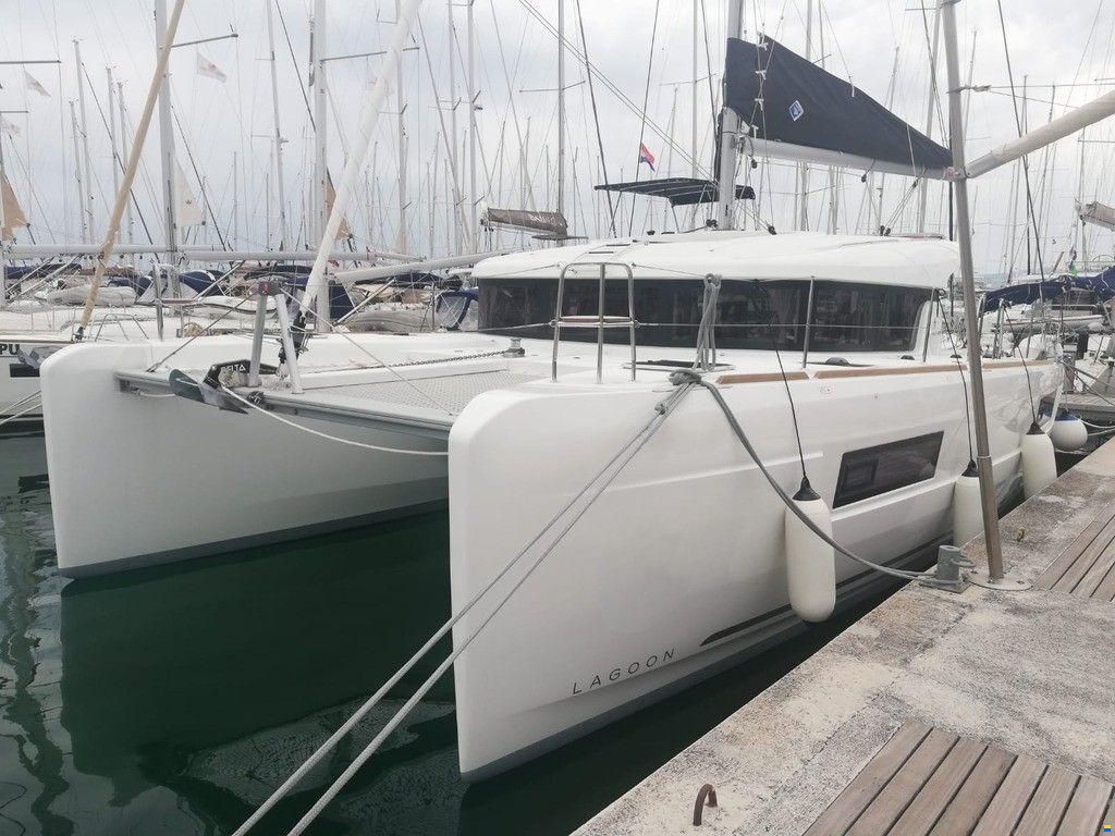 Lagoon 40