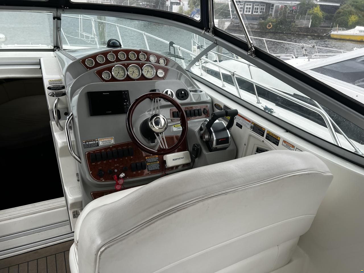 Bayliner 320 Cruiser
