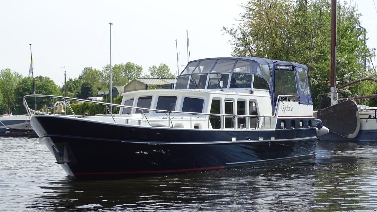 Emmaly Custom Build Emmaly Spiegelkotter 49 Cab
