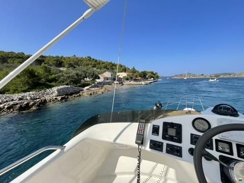 Sealine S310 Flybridge