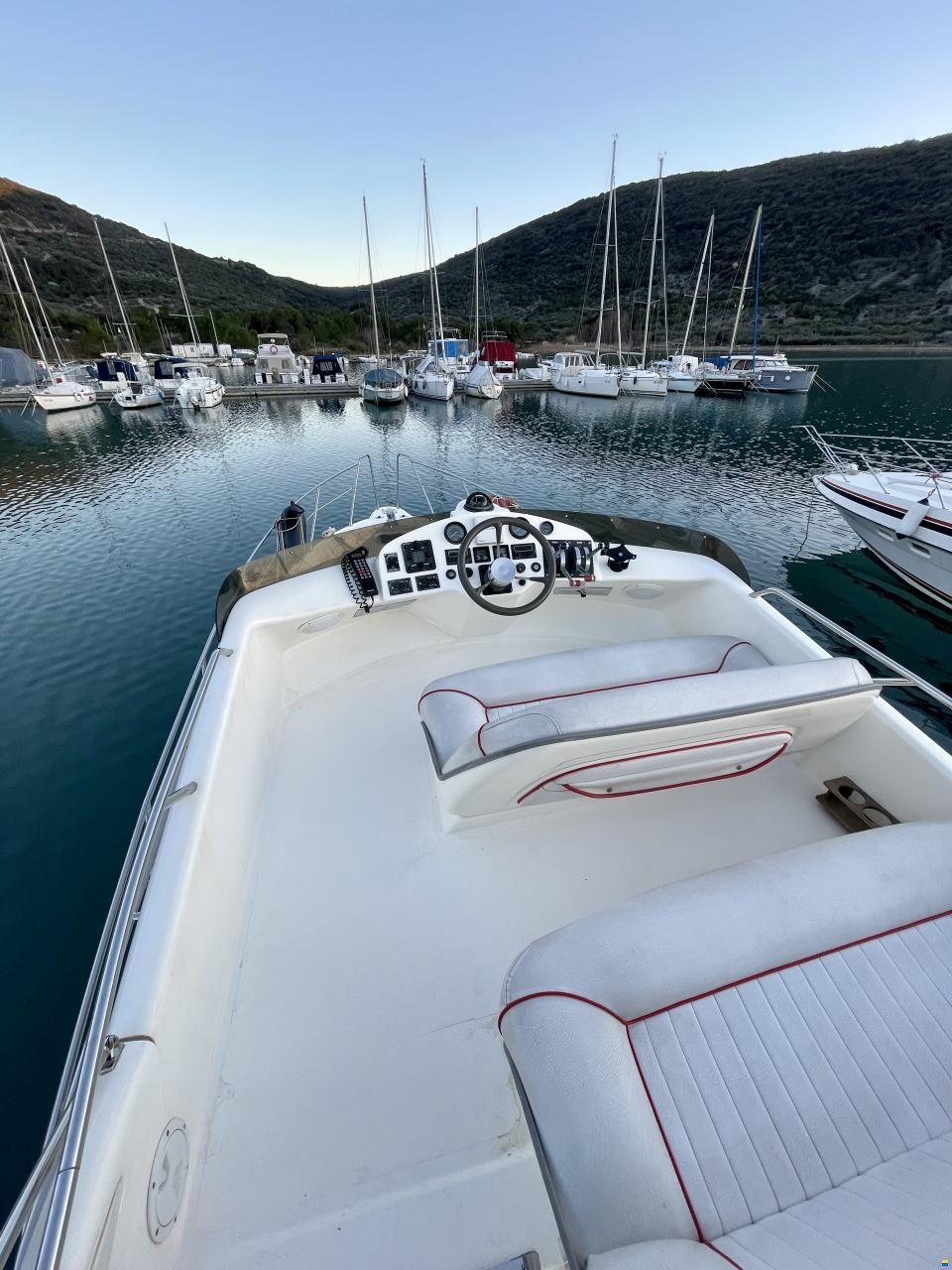 Sealine S310 Flybridge