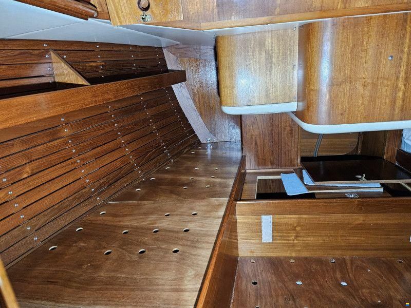 Nautors Swan Swan 411