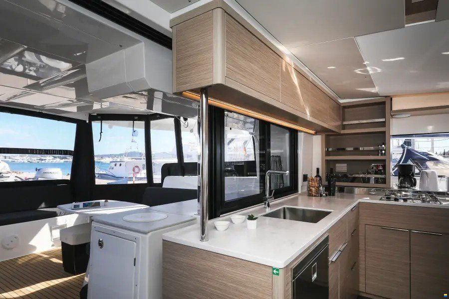 Groupe Beneteau Lagoon 46