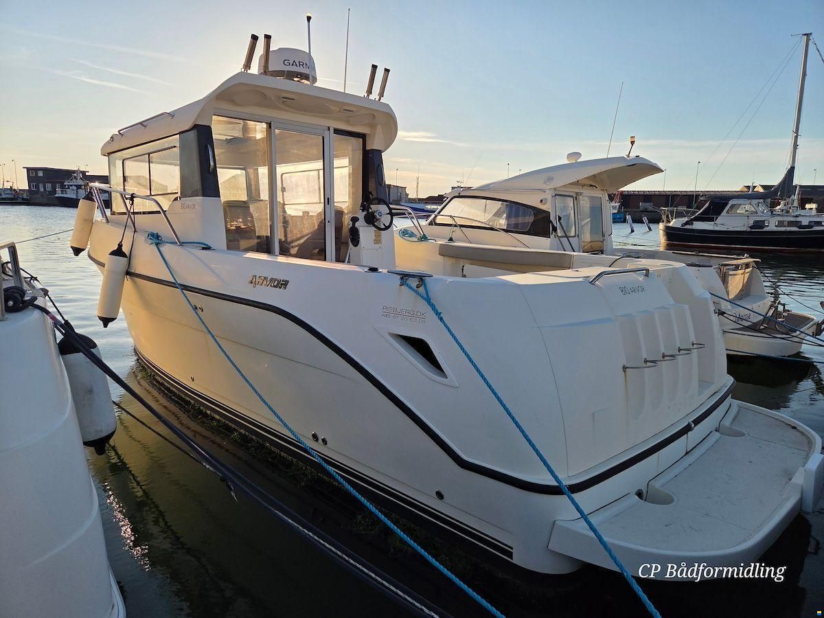 Quicksilver Arvor 810 Pilothouse
