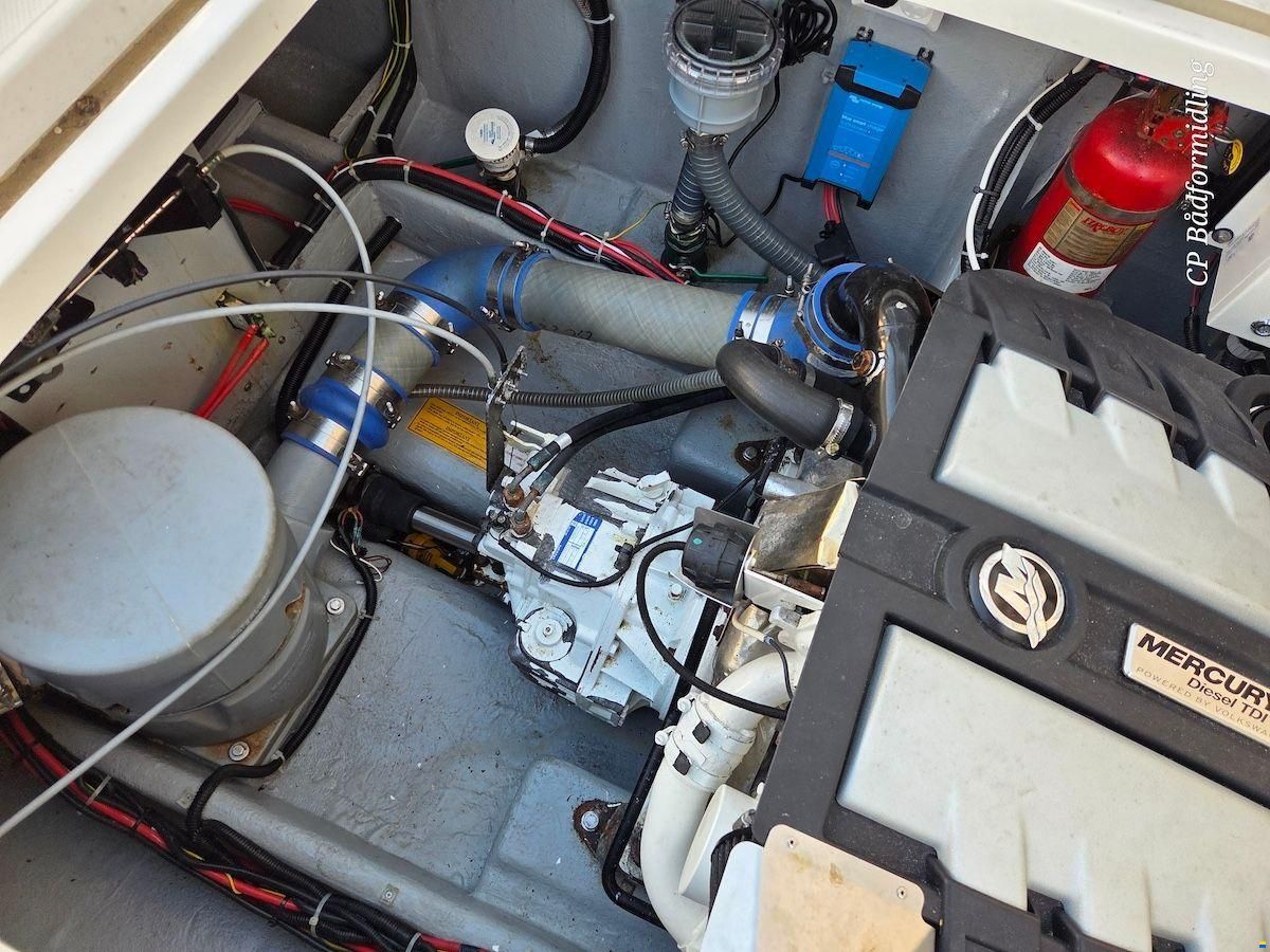 Quicksilver Arvor 810 Pilothouse