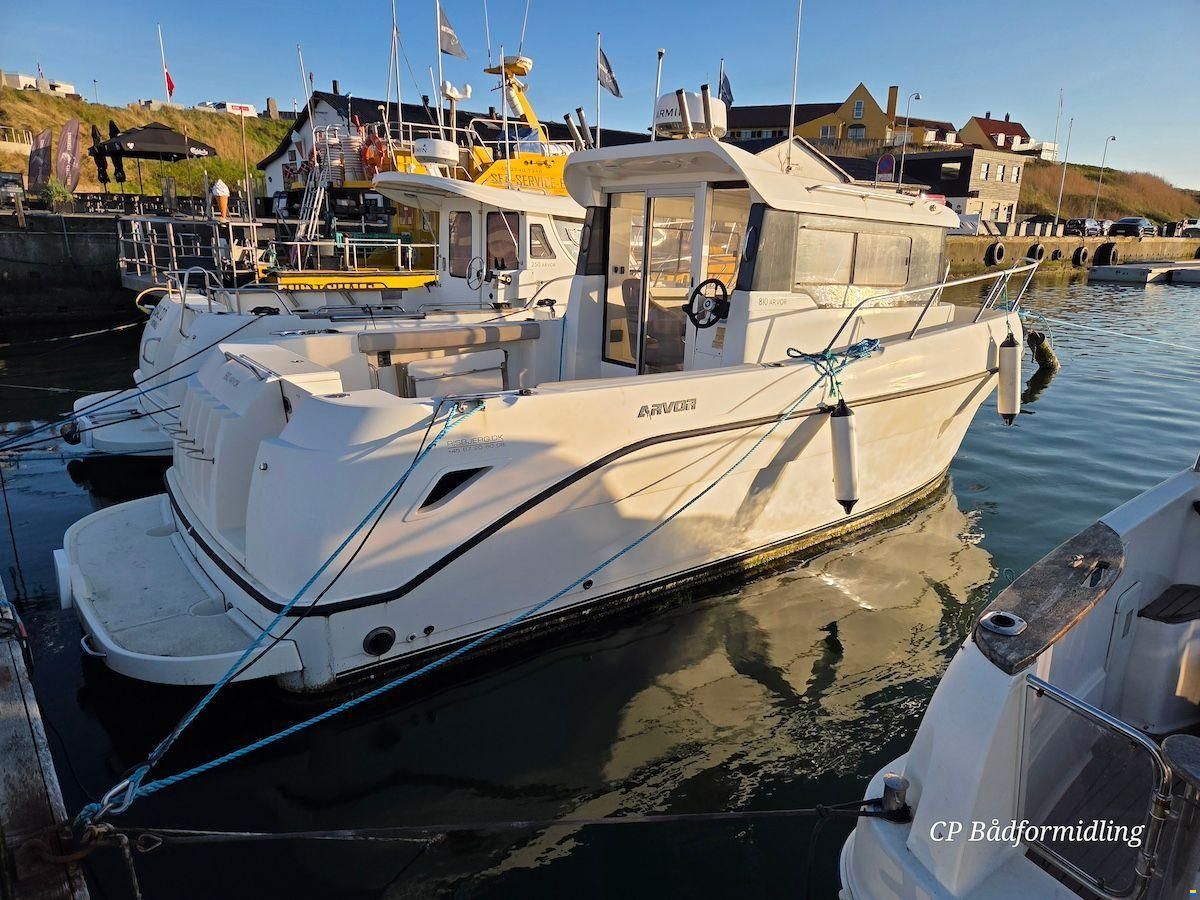 Quicksilver Arvor 810 Pilothouse