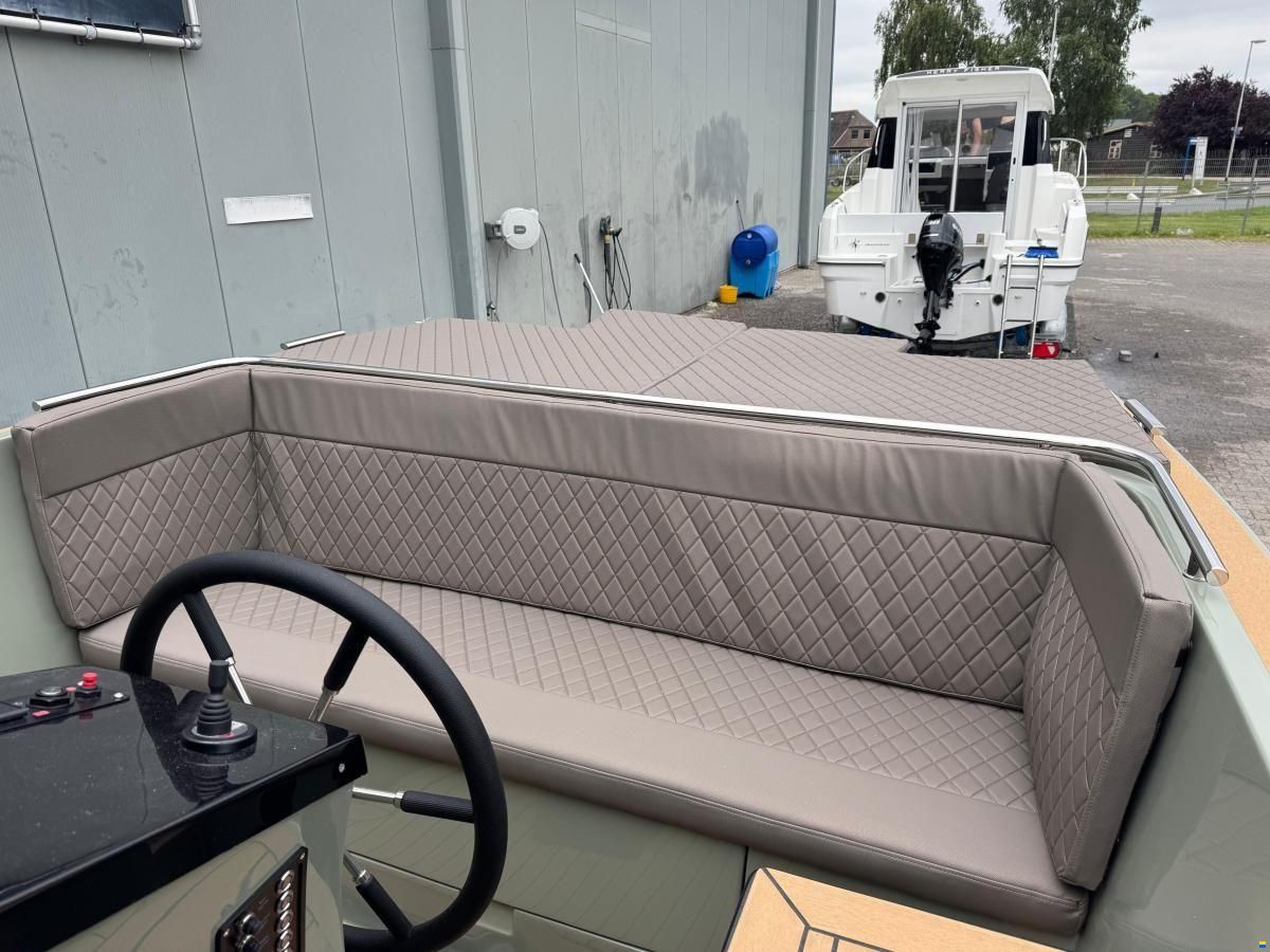 Maxima 630 Tender met boegschroef op voorraad!