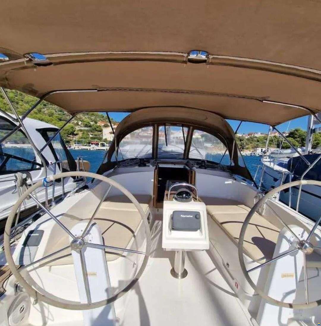 Bavaria 37 CRUISER