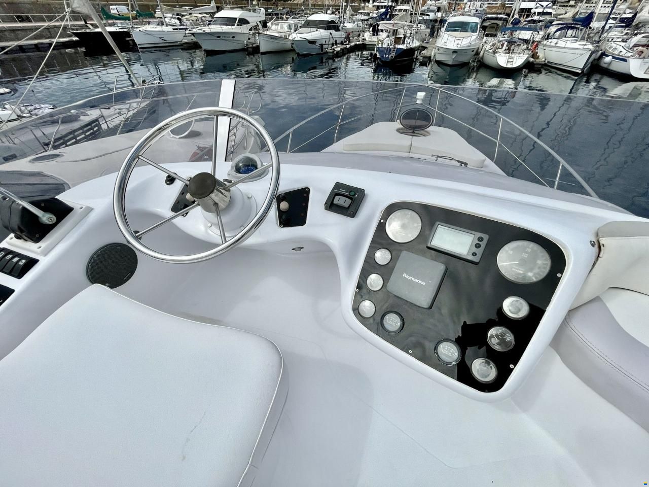 Genesis 37 Flybridge
