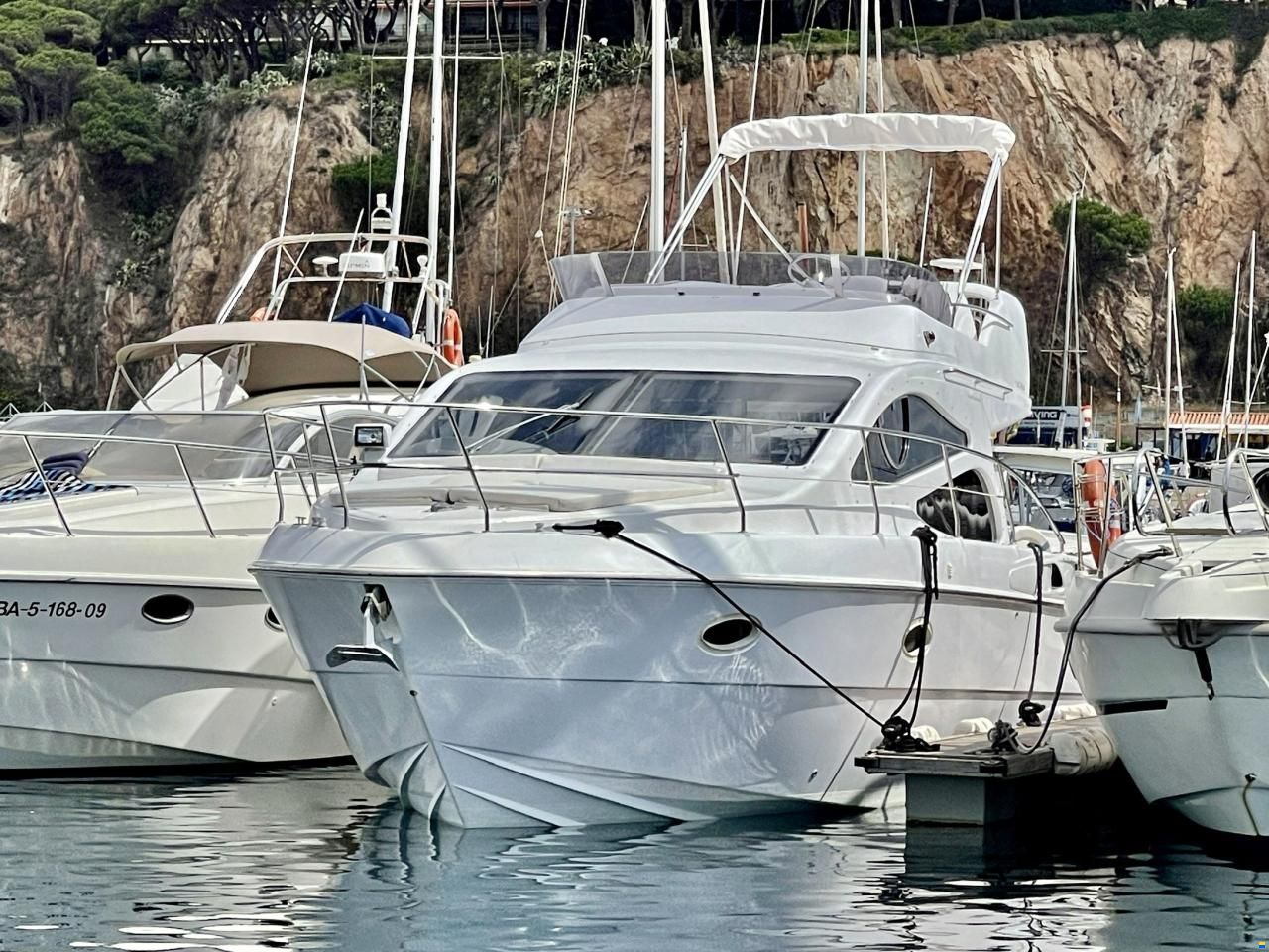 Genesis 37 Flybridge