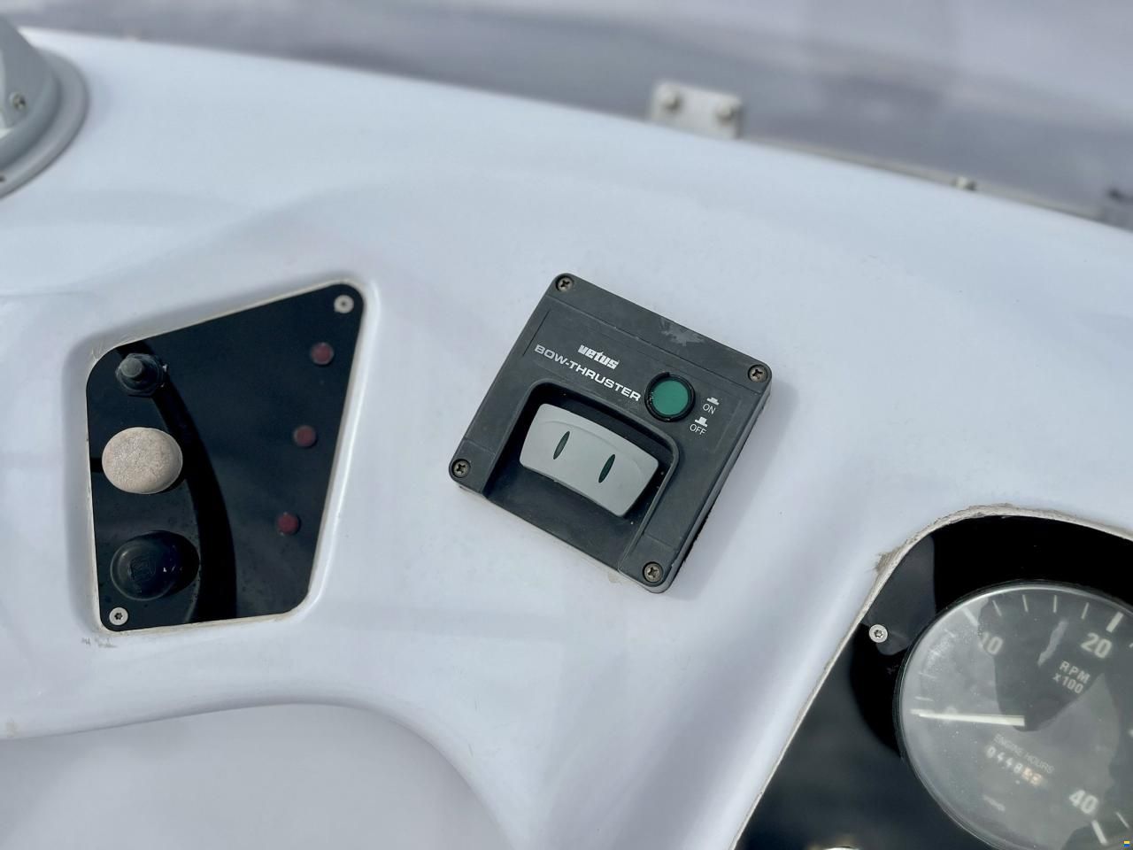 Genesis 37 Flybridge